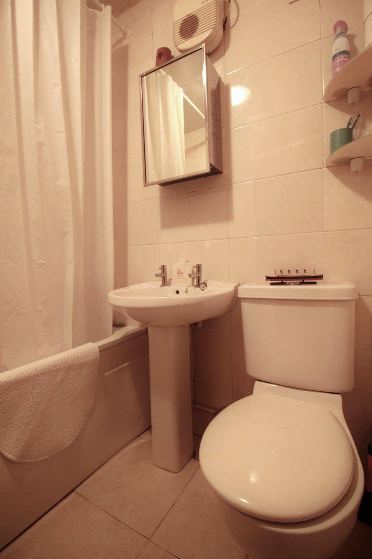 Perfect Central City Location - Parking - 3 Beds - 2 Bedrooms بلفاست المظهر الخارجي الصورة
