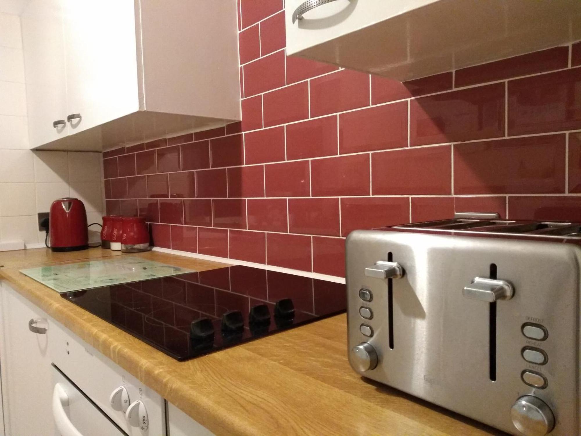 Perfect Central City Location - Parking - 3 Beds - 2 Bedrooms بلفاست المظهر الخارجي الصورة