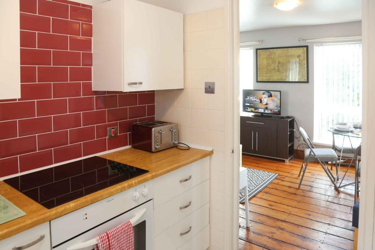 Perfect Central City Location - Parking - 3 Beds - 2 Bedrooms بلفاست المظهر الخارجي الصورة